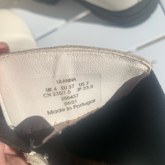 Ted Baker London Lilanna white leather lug sole Chelsea boots 7 ( European 37) - Picture 12 of 15